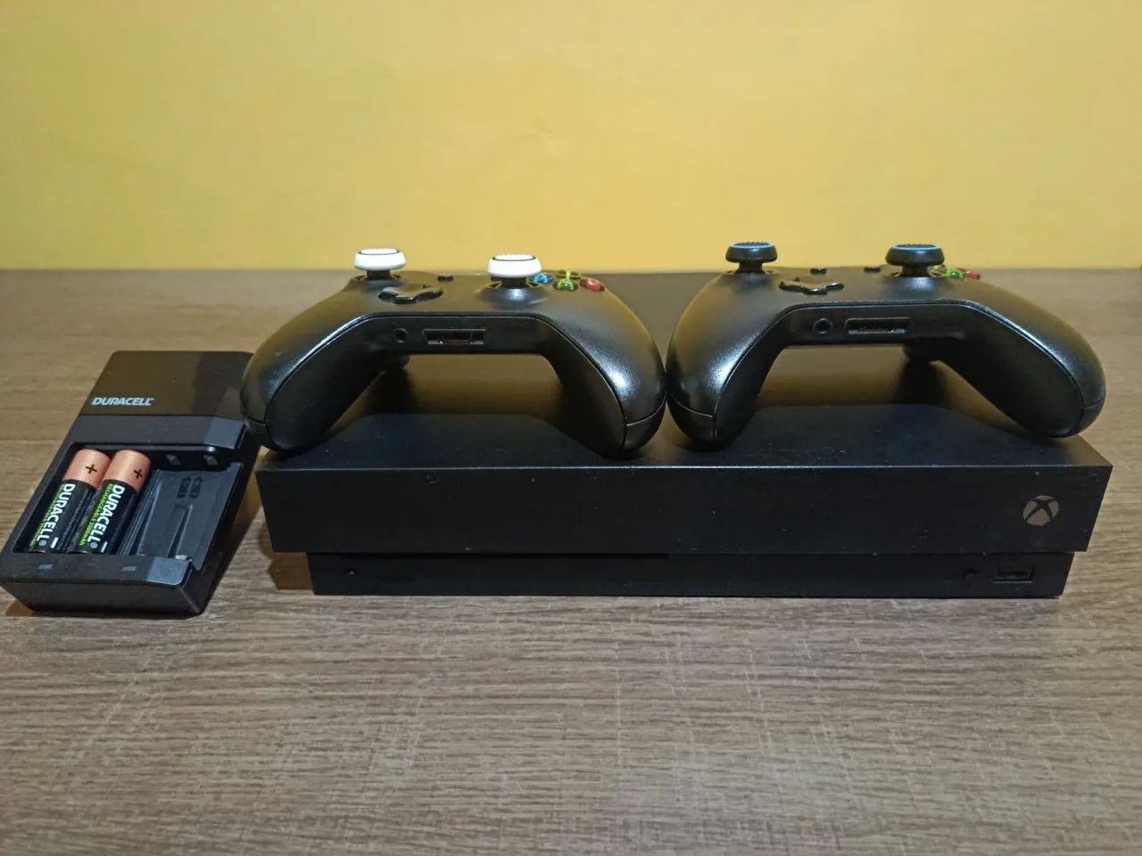 XBOX ONE X + 100 JOGOS - Foto 2