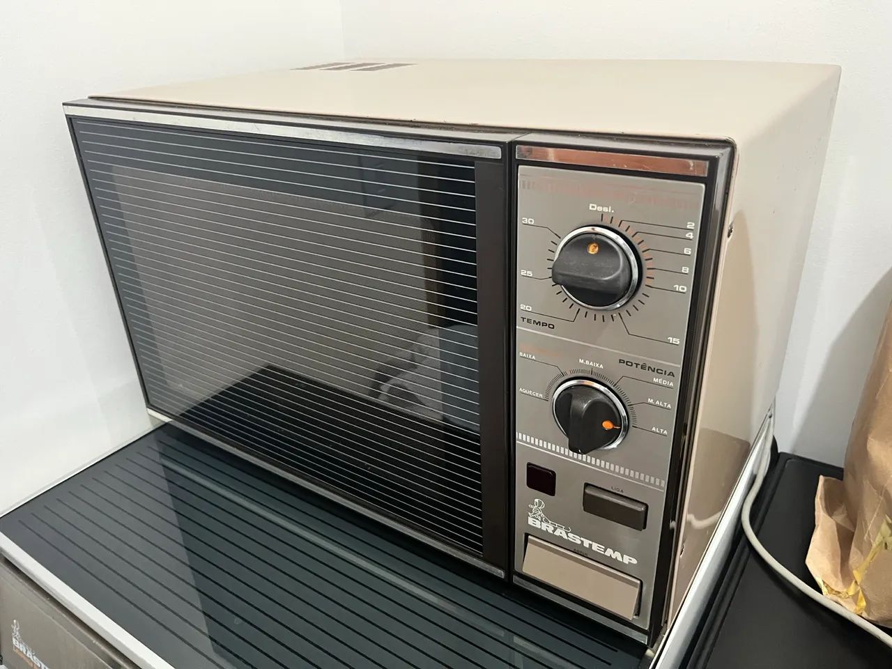 Micro-ondas Brastemp grande 