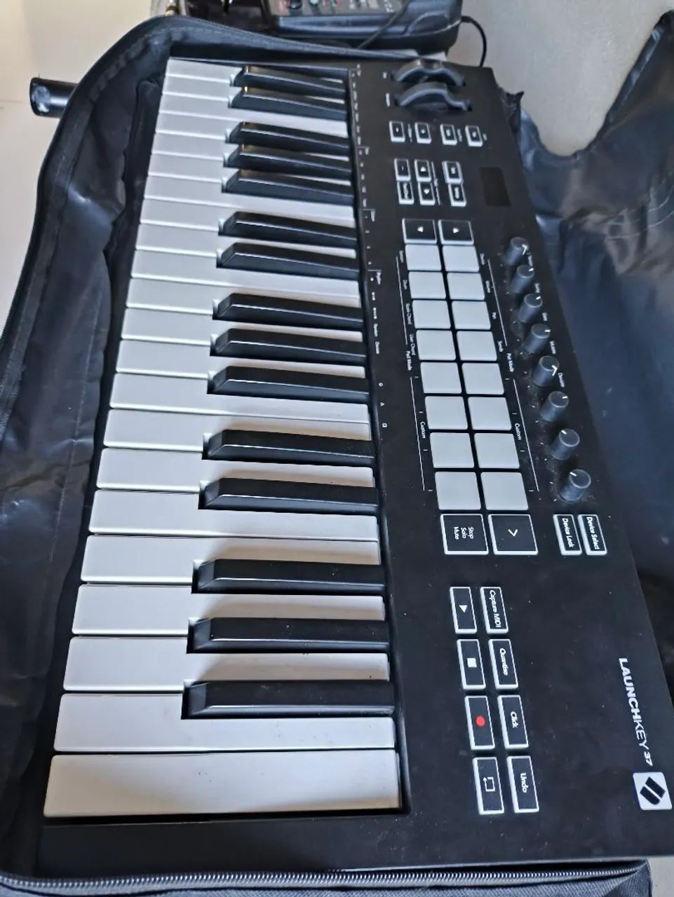 Teclado controlador novation launchkey 37 teclas - Instrumentos