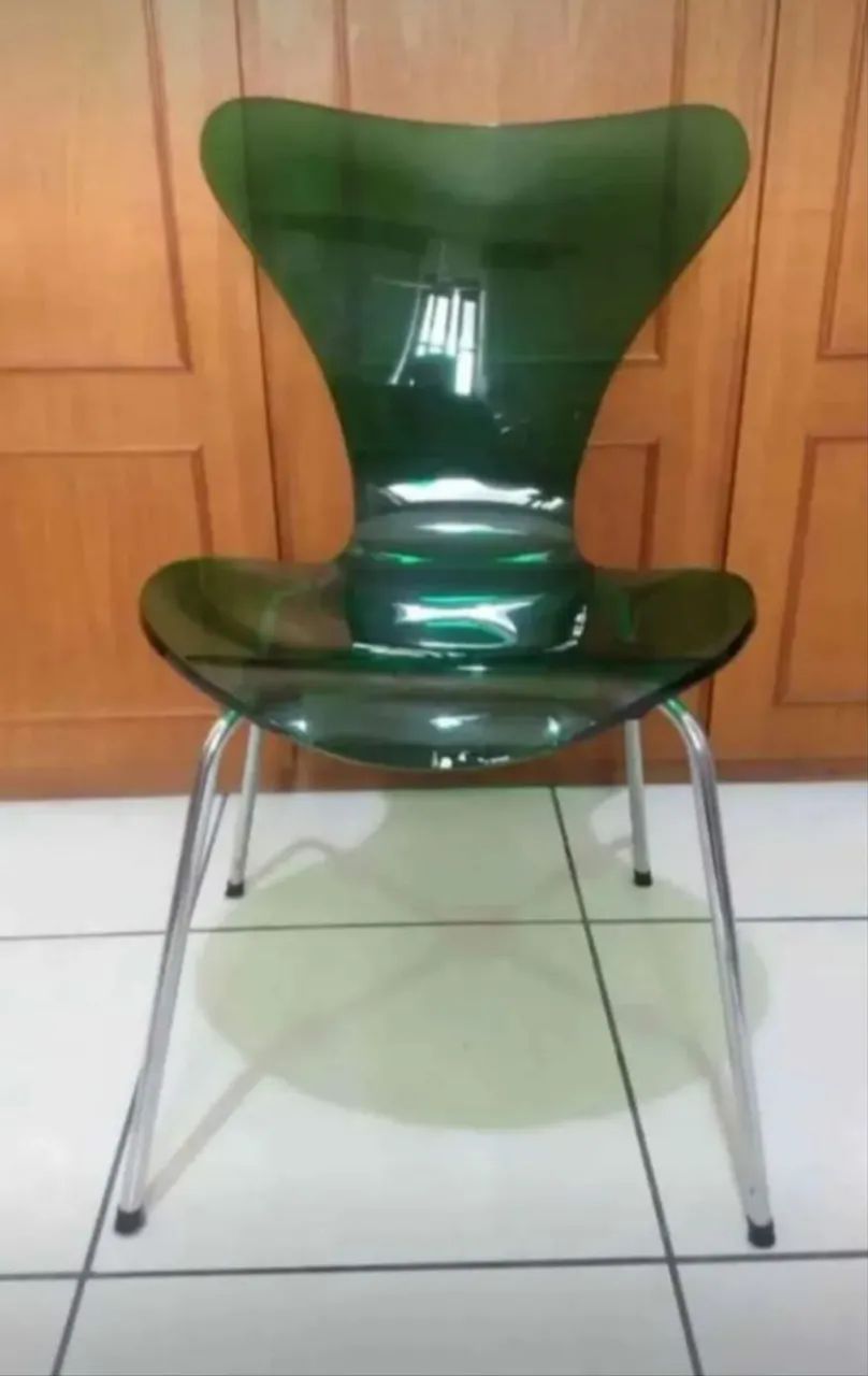 Cadeira Antiga Retrô Bem Grossa
