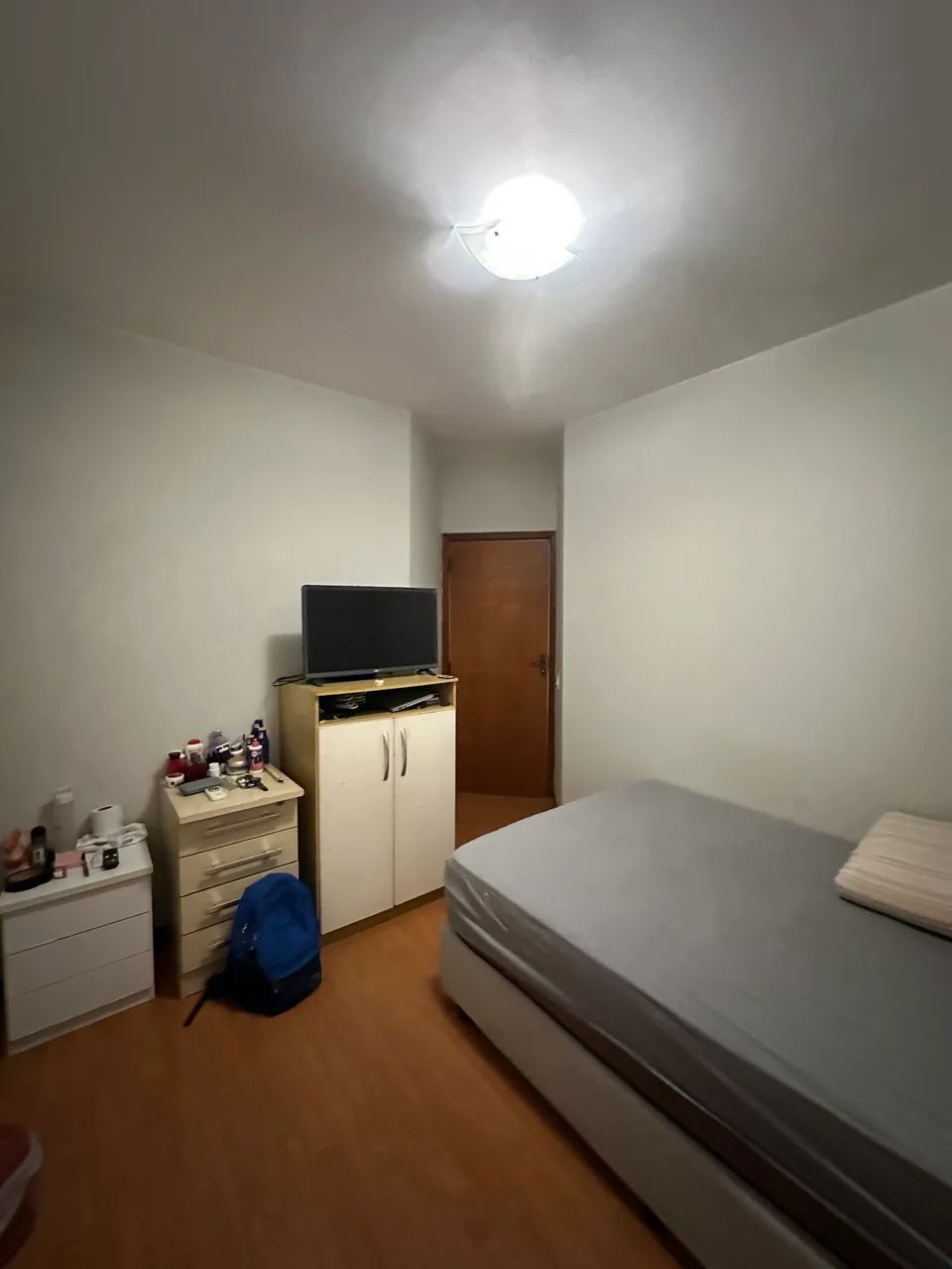 Alugo quarto em apto de três quartos  - Foto 4