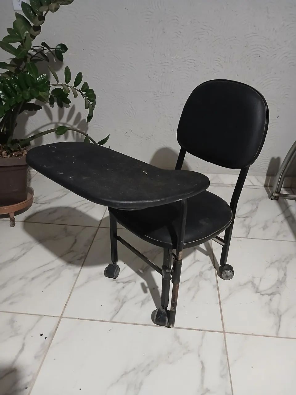 Vendo cadeira cirandinha para manicure