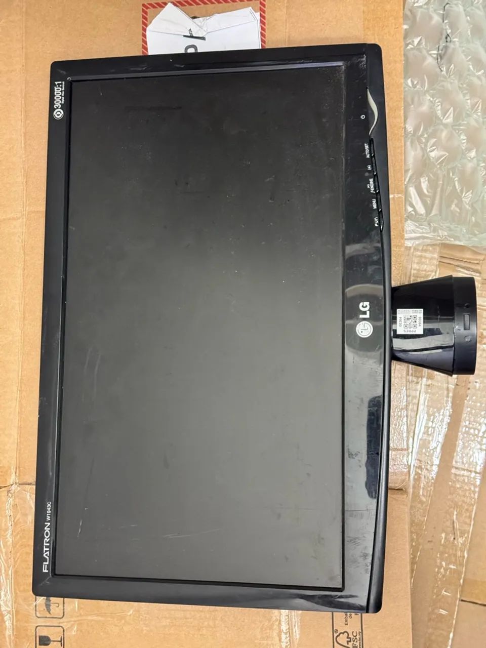 Vendo 2 monitores LCD 18,5 polegadas - Foto 2