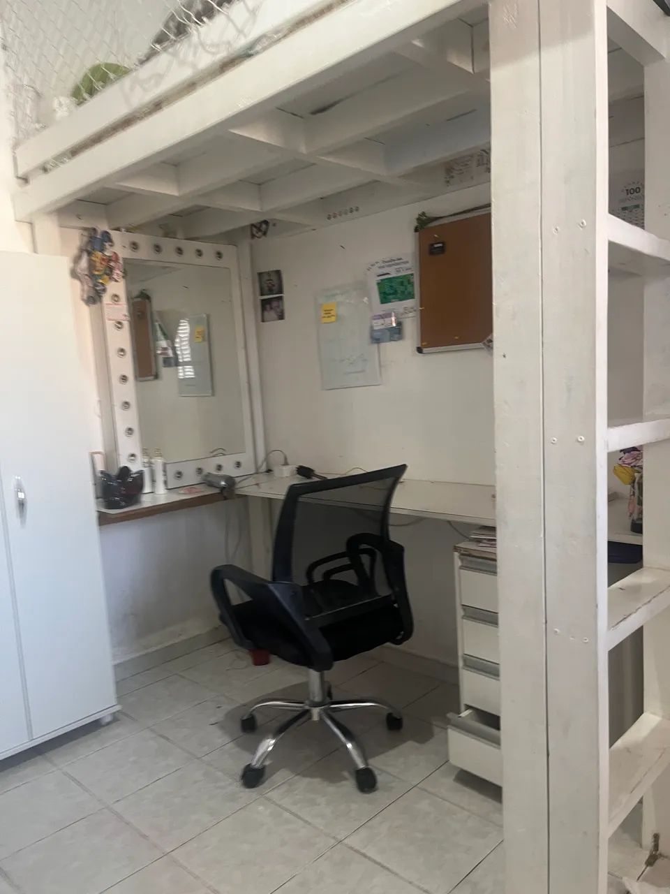  Cama de solteiro suspensa com colchão. - Foto 3