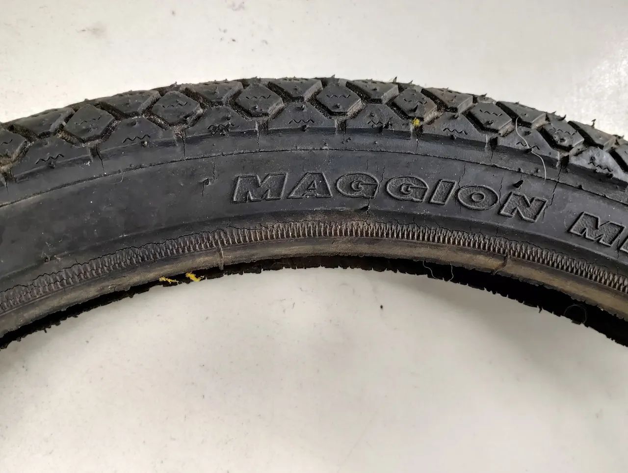 Pneu maggion aro 17 - Foto 2