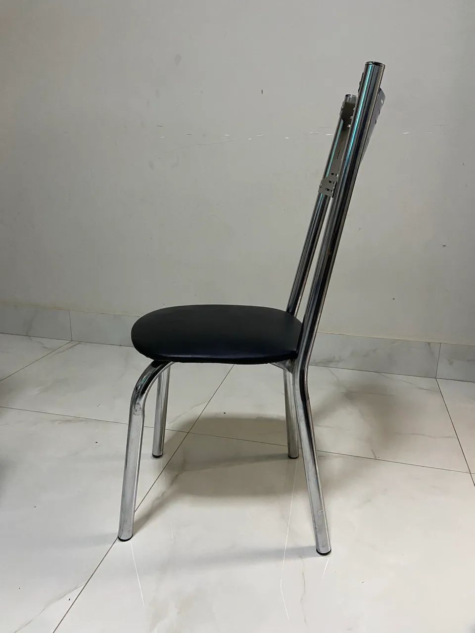 Vende se mesa com 6 cadeiras usado - Foto 3