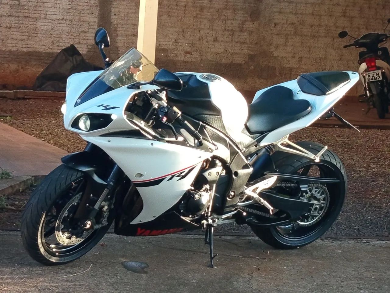 YAMAHA YZF R1 2010 - Foto 4