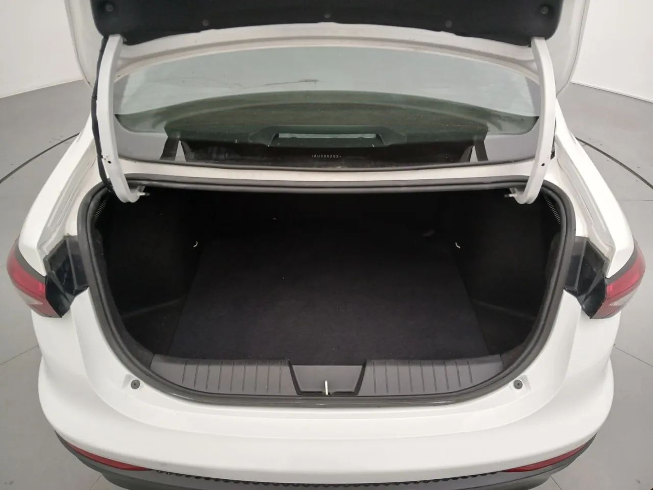 Fiat Cronos 1.0 6V Flex, foto 9 de 18