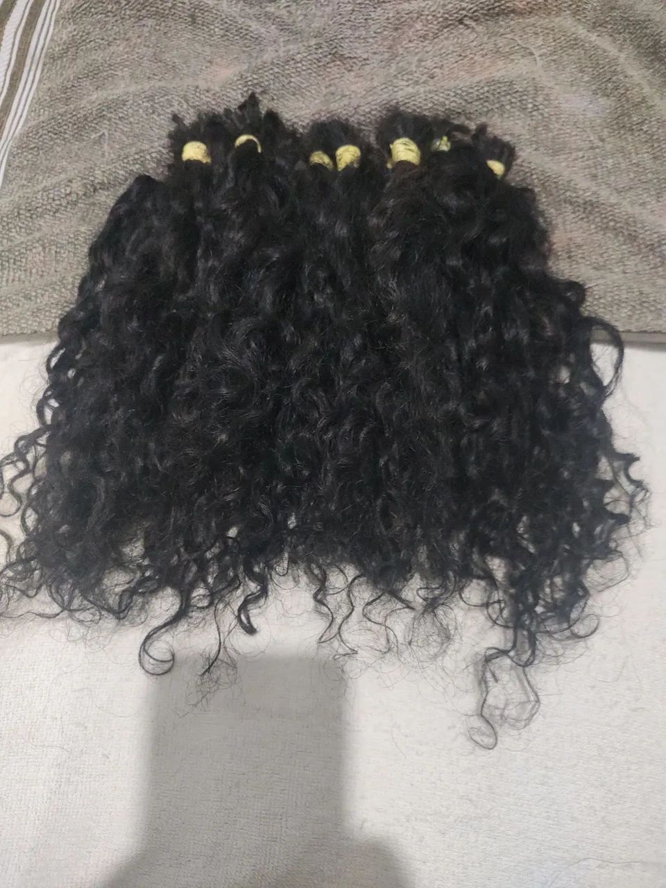 Cabelo humano cacheado de 38 a 40 cm 