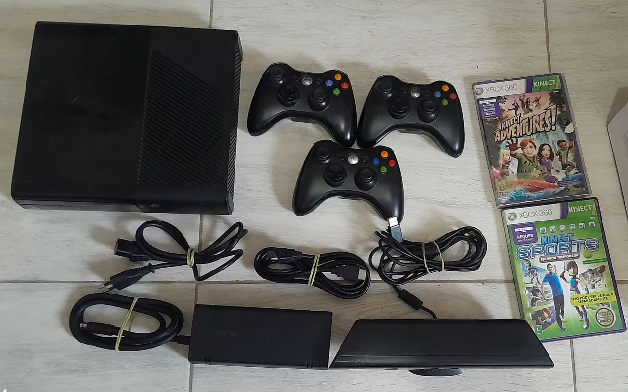 Xbox360 E 4G + Kinect + 3 controles e 2 jogos para Kinect  - Foto 3