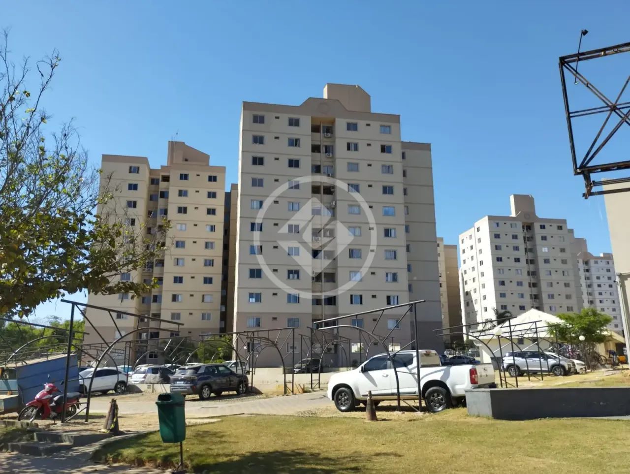 Apartamento Semi Mobiliado codigo: 363772