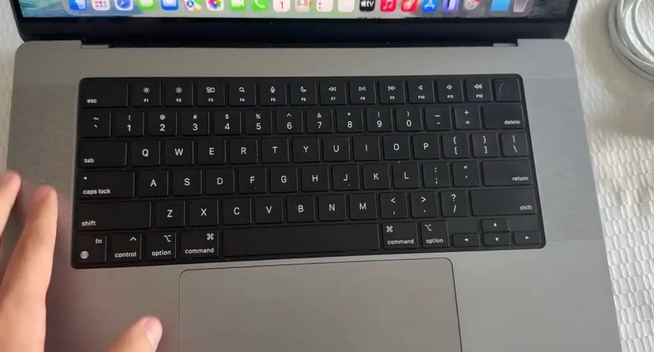 MacBook M1 Pro 16GB 512SSD 16 impecável  - Foto 4