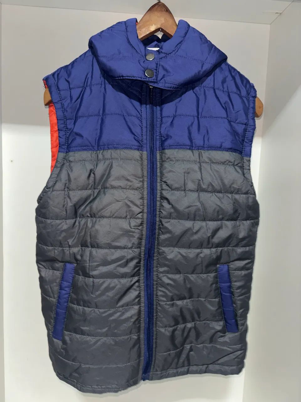 colete puffer (acolchoado) com capuz marca inside - Foto 2