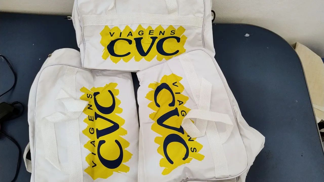 Três bolsas CVC Viagens