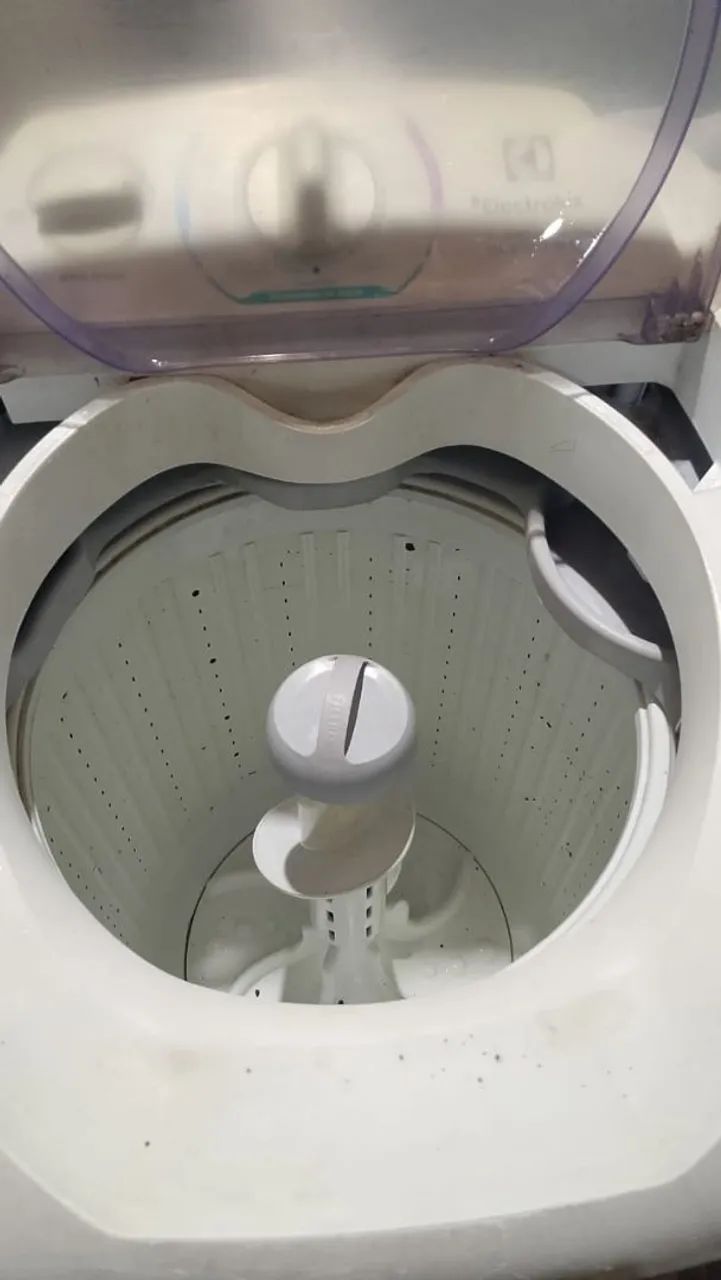 Máquina de lavar tudo funcionando 