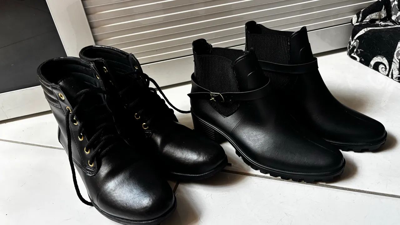 Botas semi novas 