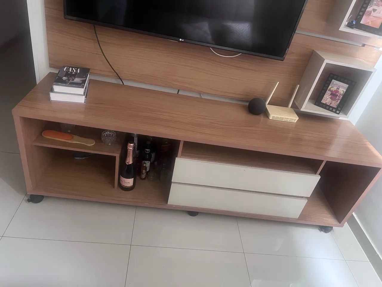 Mesa / rack e painel para sala