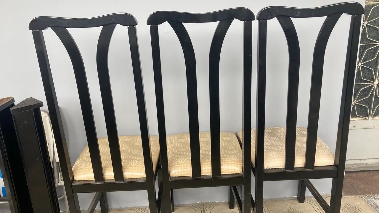 Mesa com 3 cadeiras e Tela de Vidro. - Foto 3
