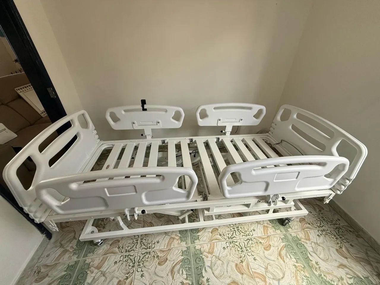 Cama hospitalar elétrica nova - Foto 3
