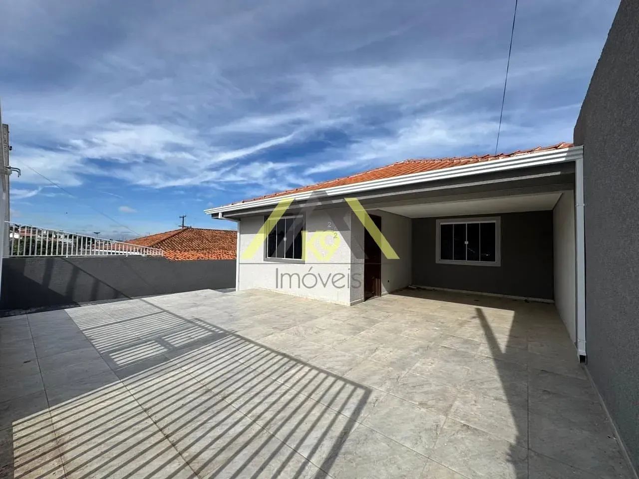 CASA COM AMPLO TERRENO NO OSASCO EM COLOMBO