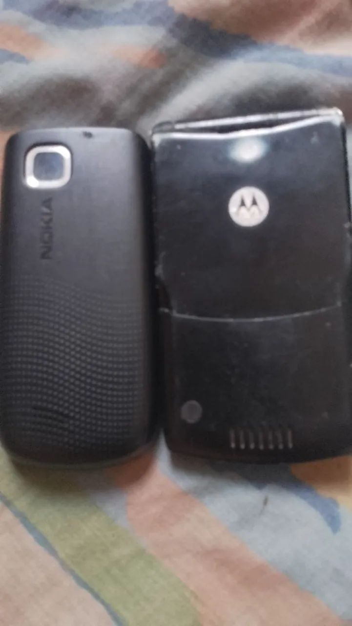 MOTOROLA V3 NOKIA 2220 display quebrado  - Foto 2