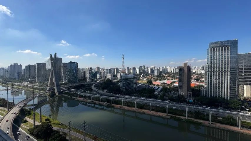 Sala Comercial pronta para uso. Ótima localização e vista! Prédio novo.