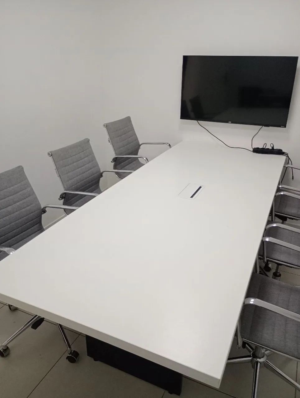 Mesa de Reunião Grande 