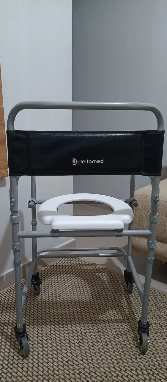 Cadeira de banho adulto.