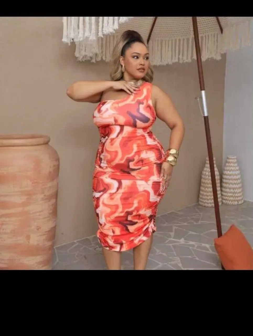 Vestido midi uma alça  novo