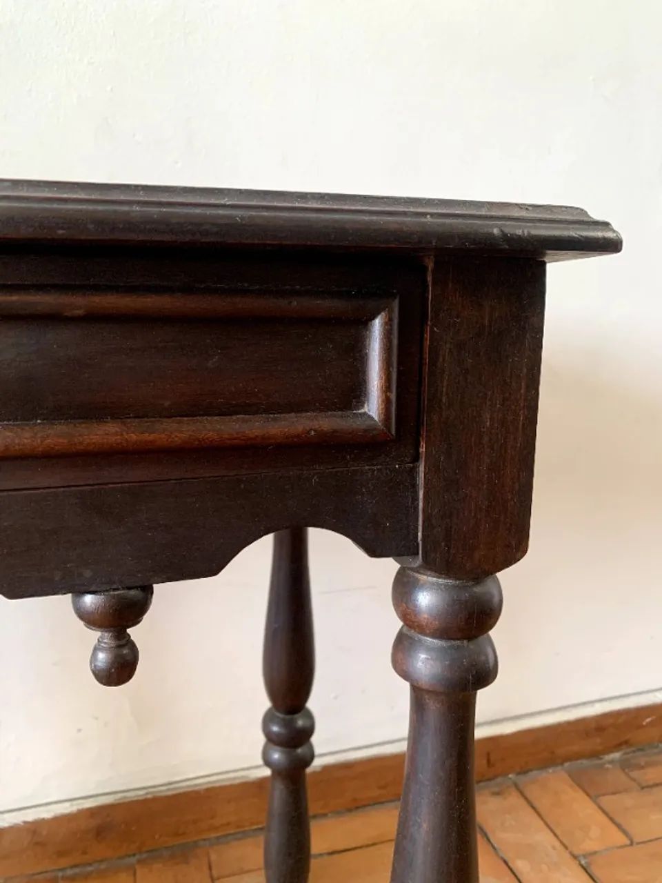 Mesa de cabeceira / Criado-mudo antigo em madeira maciça - Foto 2