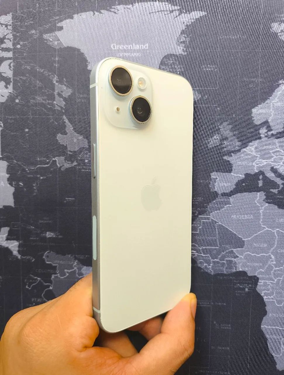 iPhone 15 azul - Perfeito.