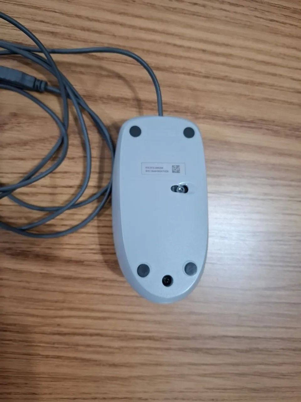 Mouse com fio Logitech M110S - cinza - Foto 2