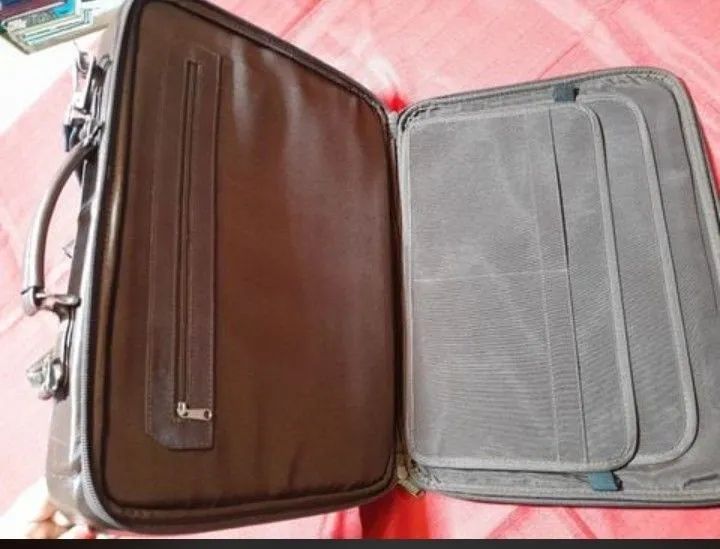 bolsa executiva de couro marrom - Foto 4