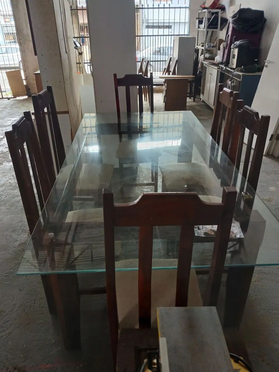 .uma mesa com quarto cadeiras. Novas.  - Foto 2