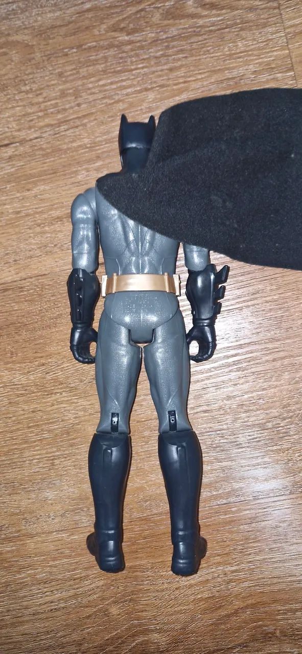 Boneco Batman da linha True Moves da Mattel - Foto 2