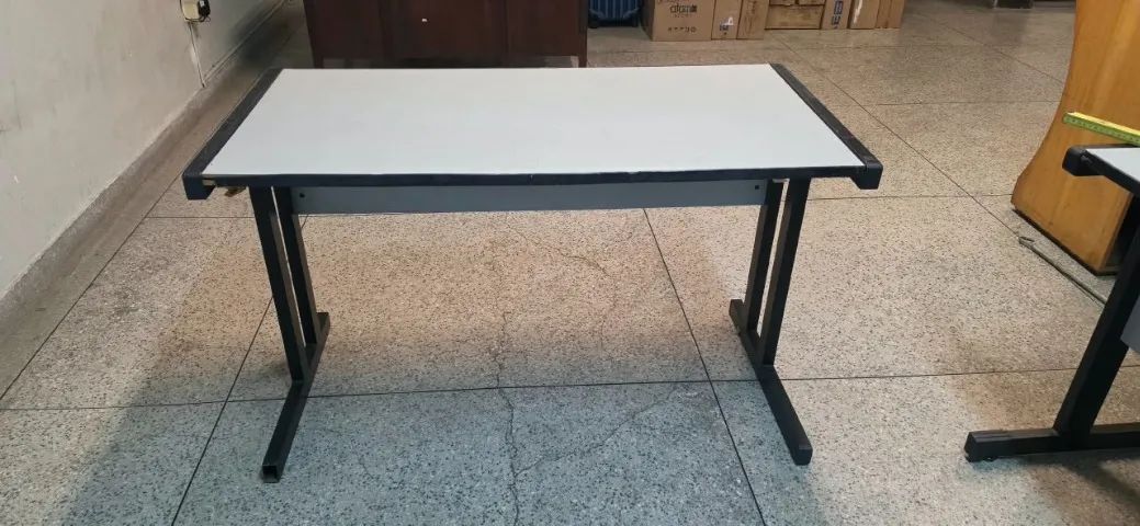 MESA DE ESCRITÓRIO USADA
