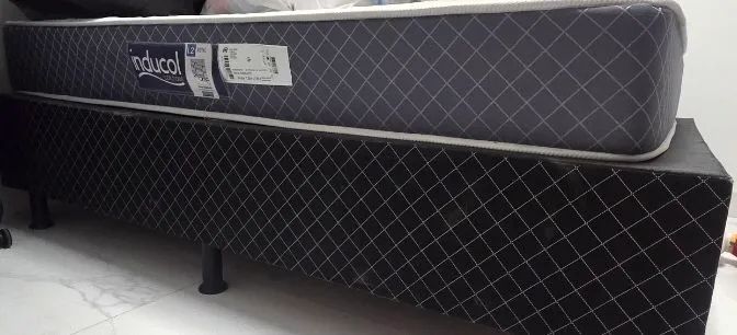 Vendo cama box casal seminova