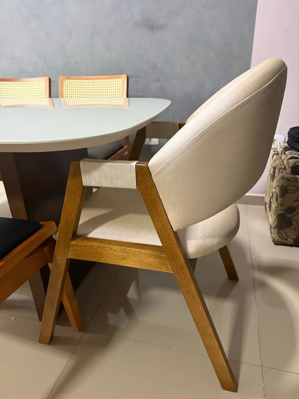 Mesa e cadeiras  - Foto 3