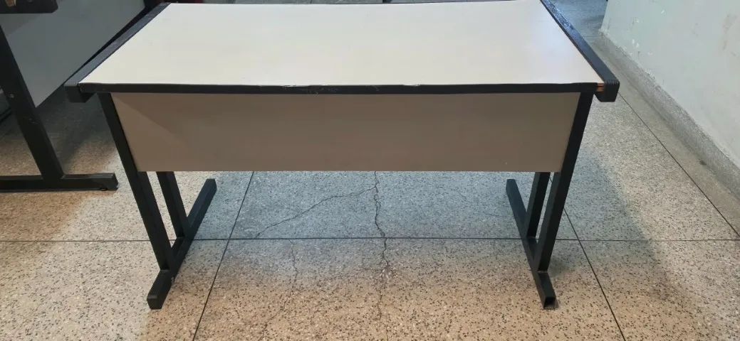MESA DE ESCRITÓRIO USADA - Foto 3