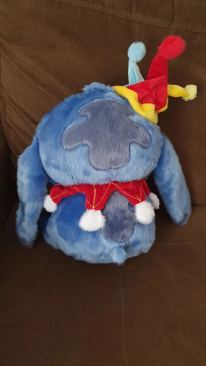 Stitch de Pelúcia com Roupa de Bobo da Côrte  - Foto 4