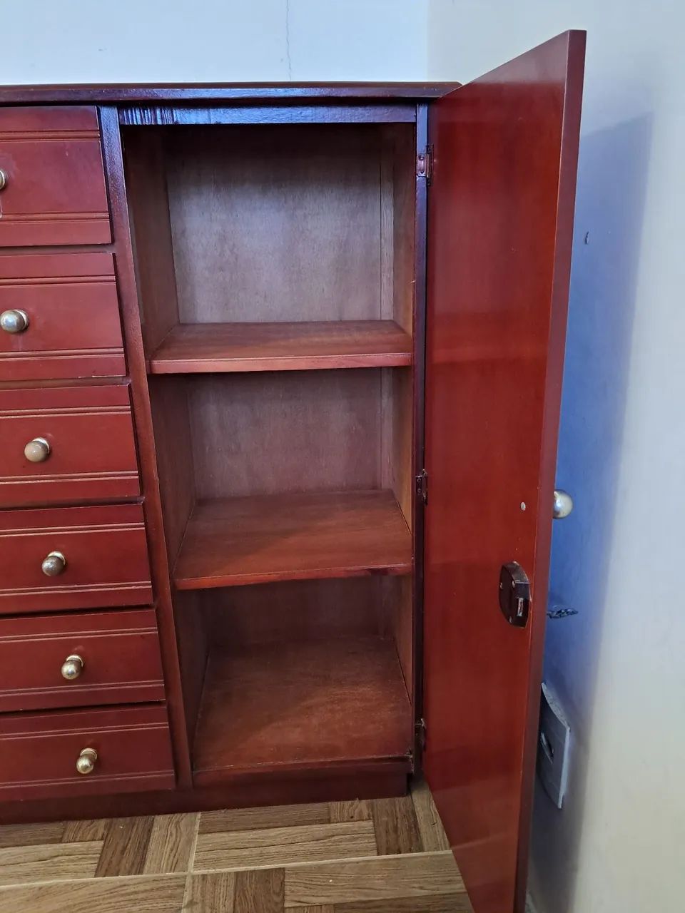 Cômoda com 6 gavetas e 1 porta - Foto 5