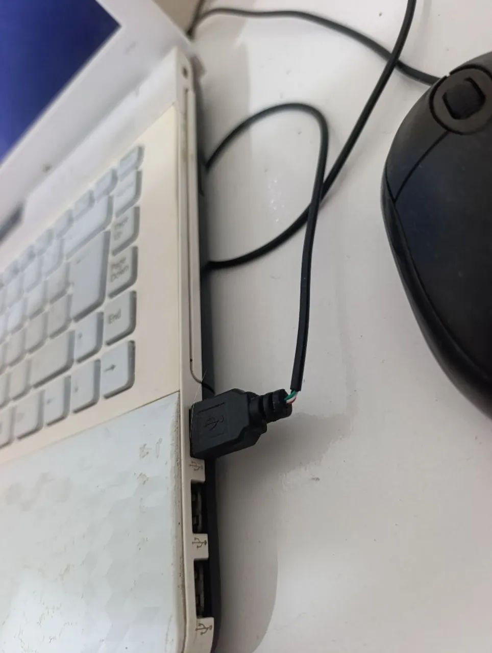 Notebook vaio Sony usado e com marcas de uso, funciona apenas conectado ao carregador. - Foto 4