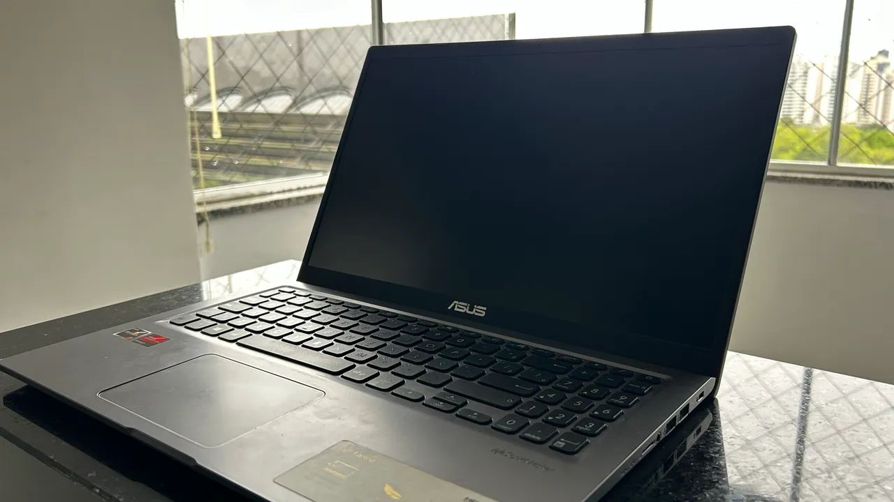 Notebook ASUS; Ryzen 7; 8GB RAM  - Foto 4