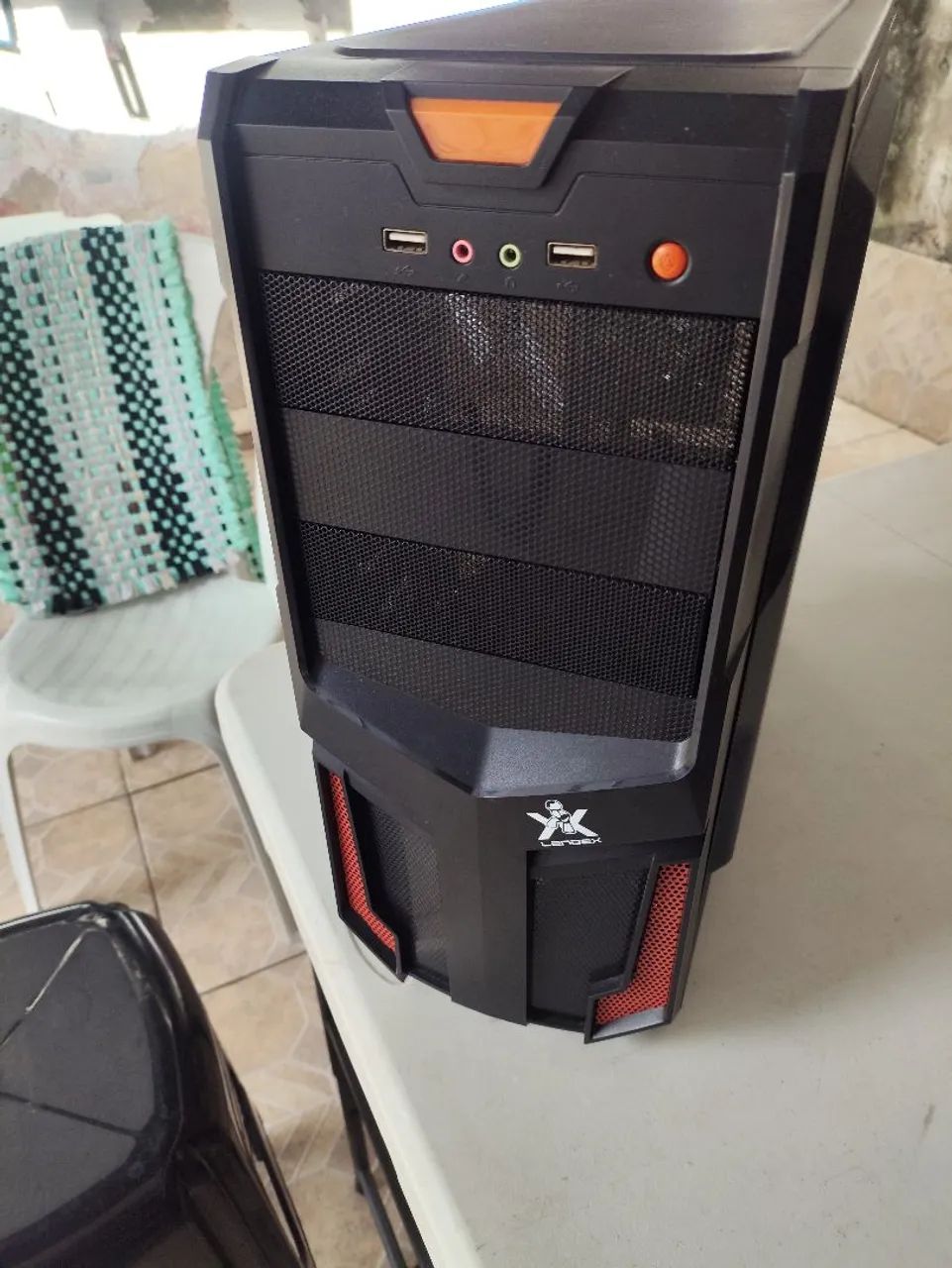 Gabinete sem fonte com 1 fan 