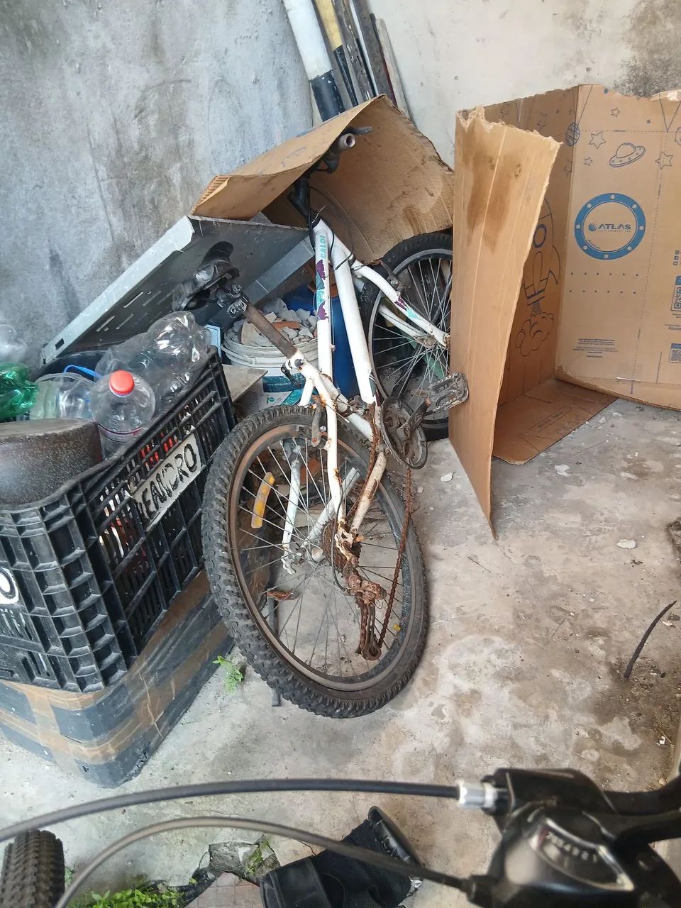 Bicicleta parada.  - Foto 2