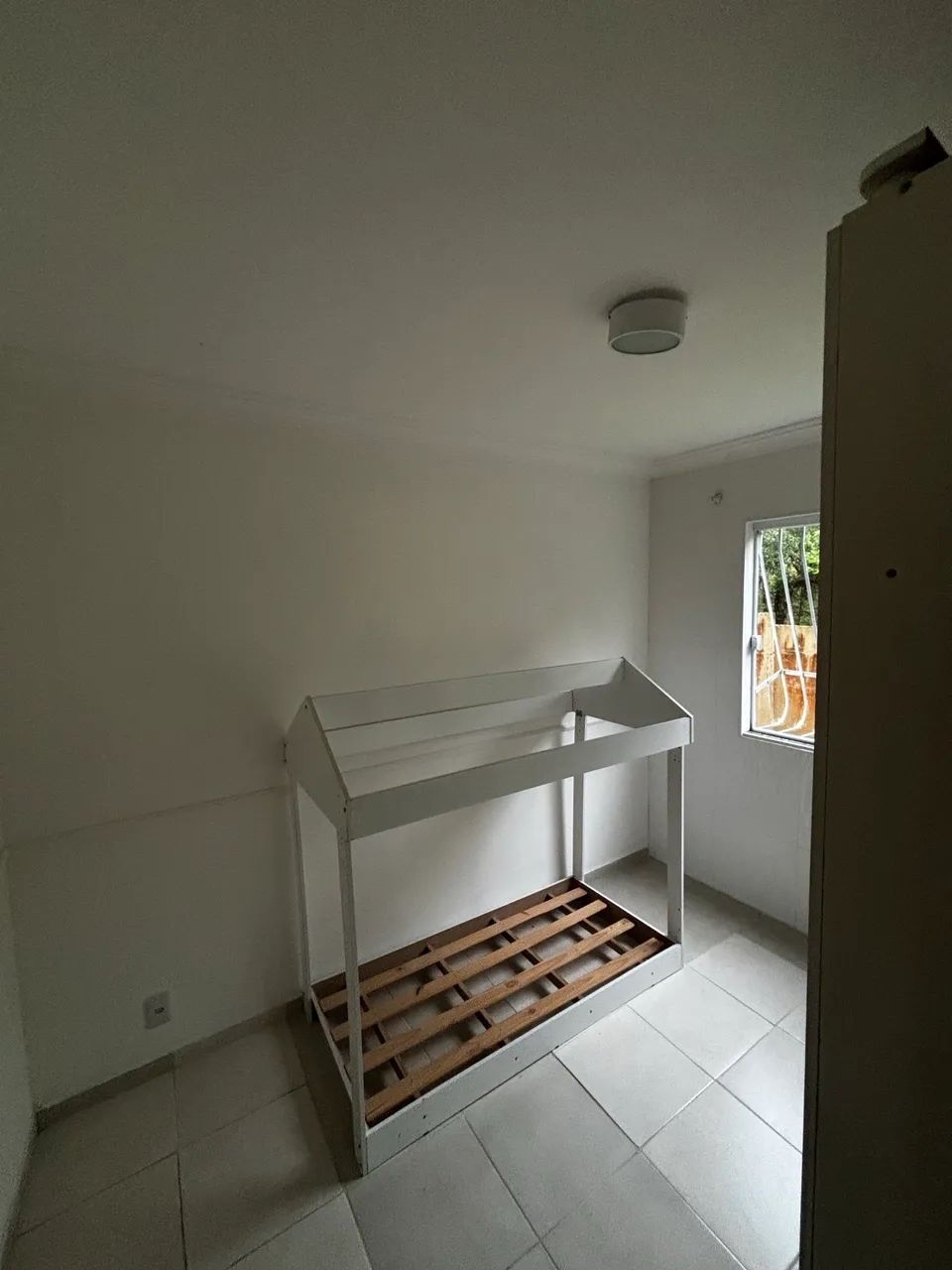 Roupeiro de solteiro e cama infantil conjunto  - Foto 2
