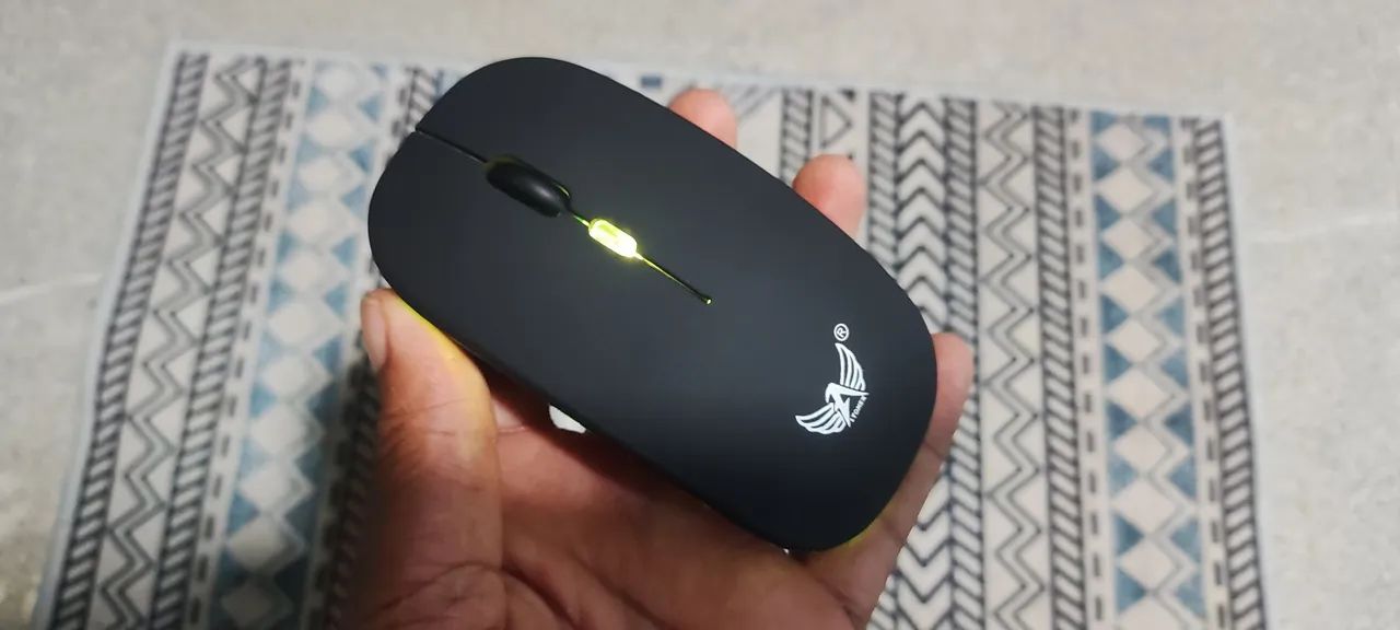 mouse sem fio recarregável bluetooth e 2.4G - Foto 4