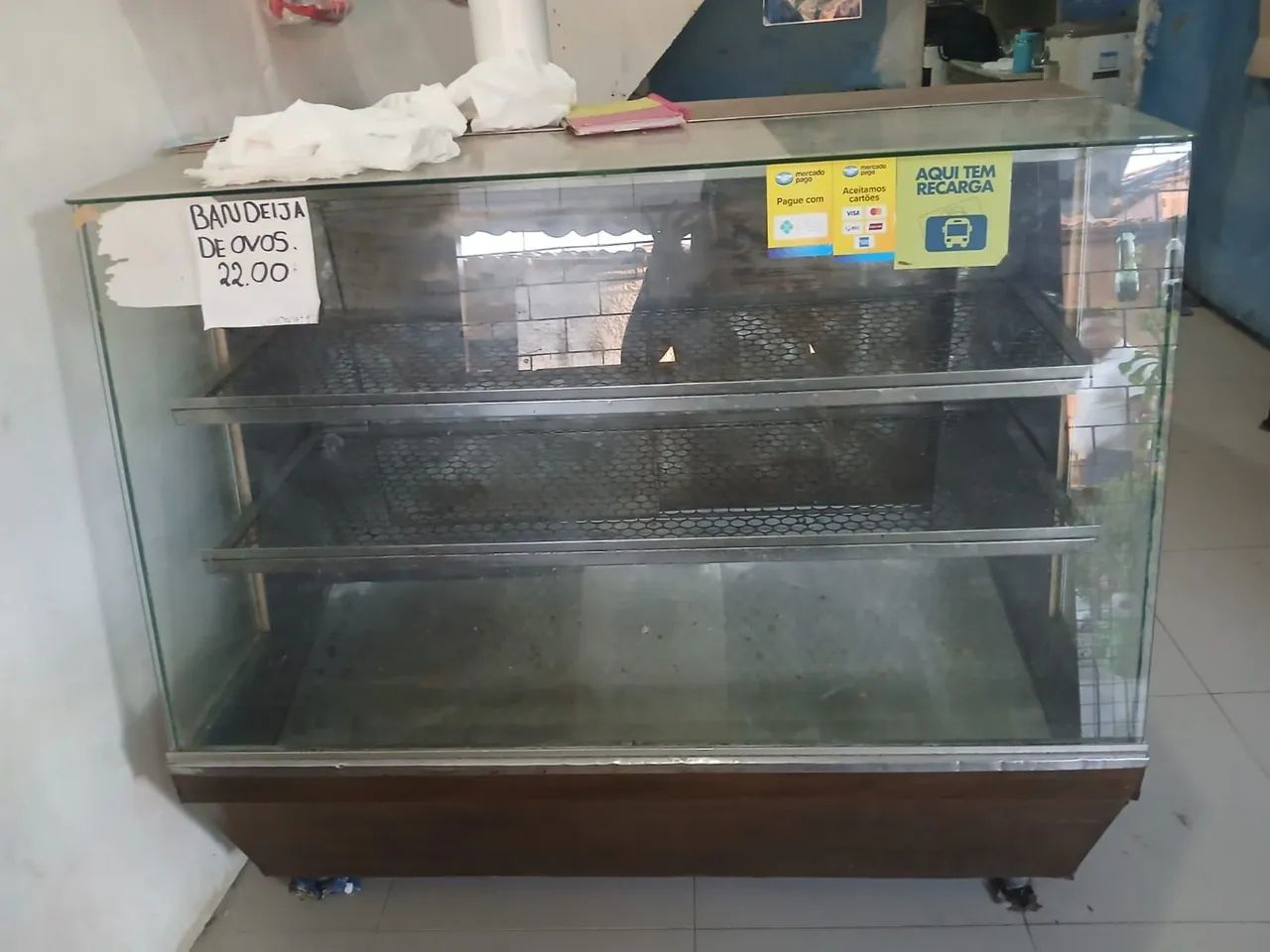 Vitrine para Pães - À Venda ?
