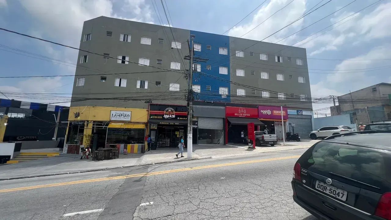 SALÃO COMERCIAL DE 116M² COM PÉ DIREITO DE 6m² PARA ALUGAR EM TABOÃO DA SERRA. - Foto 2