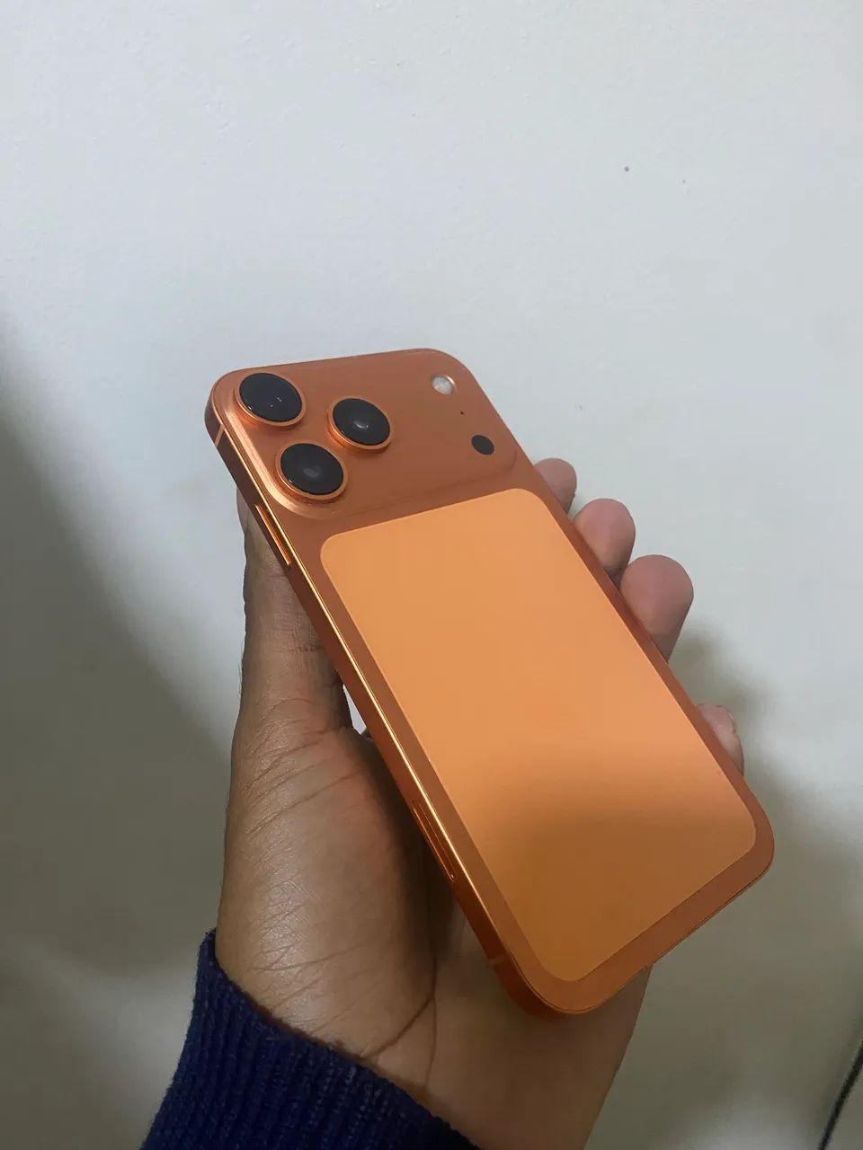 iPhone XR na carcaça do 17 PRO